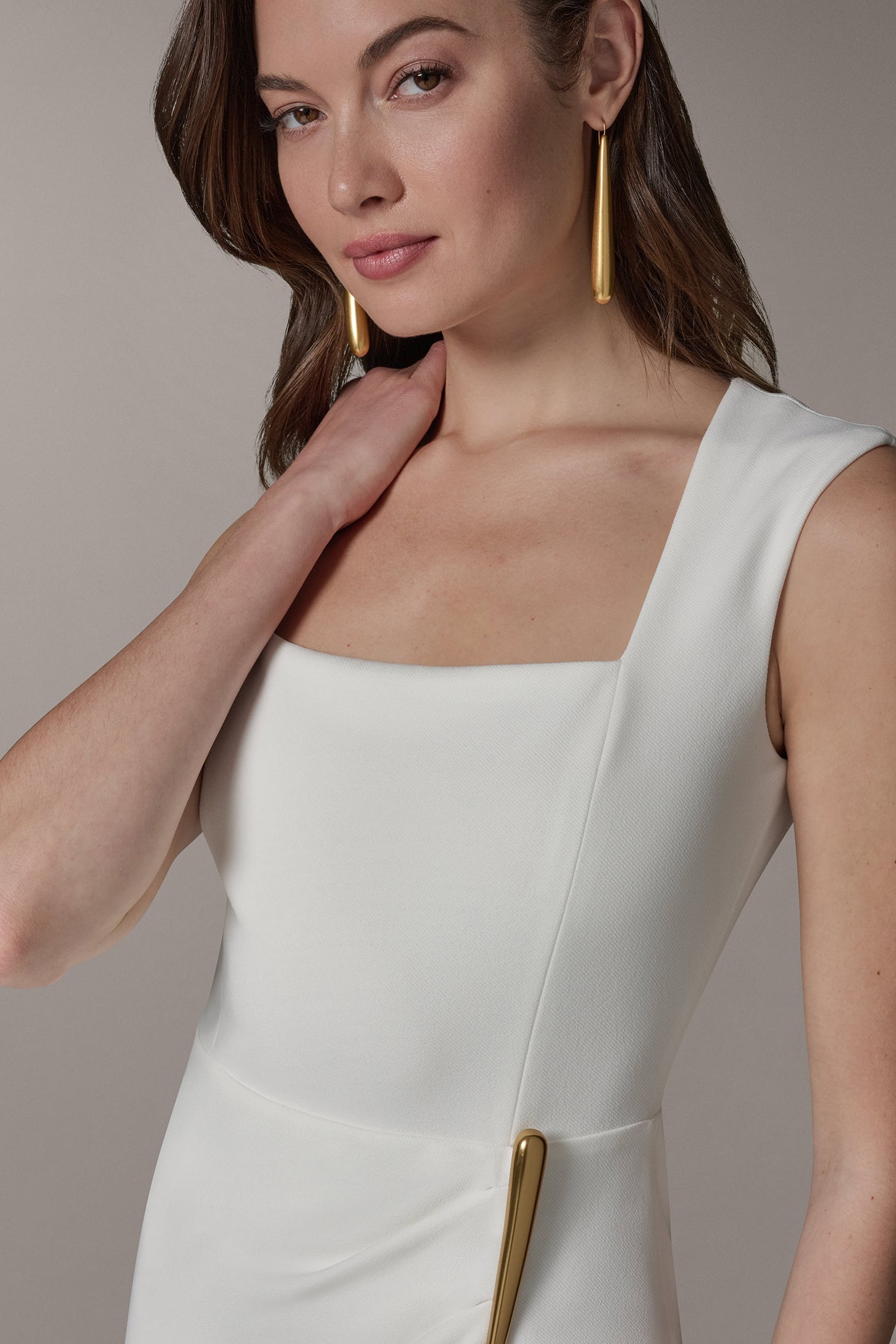SLEEVELESS WRAP-EFFECT MIDI DRESS