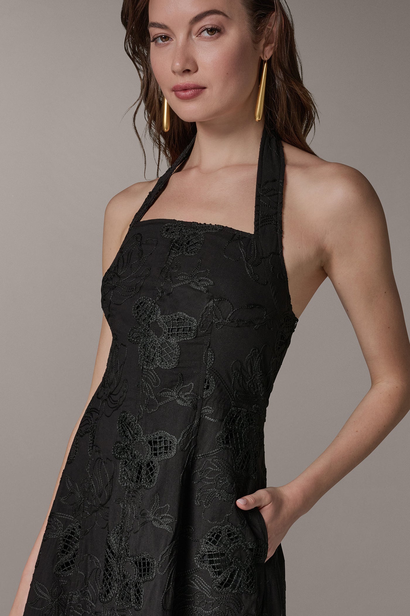 SLEEVELESS SWEETHEART MIDI HALTER DRESS