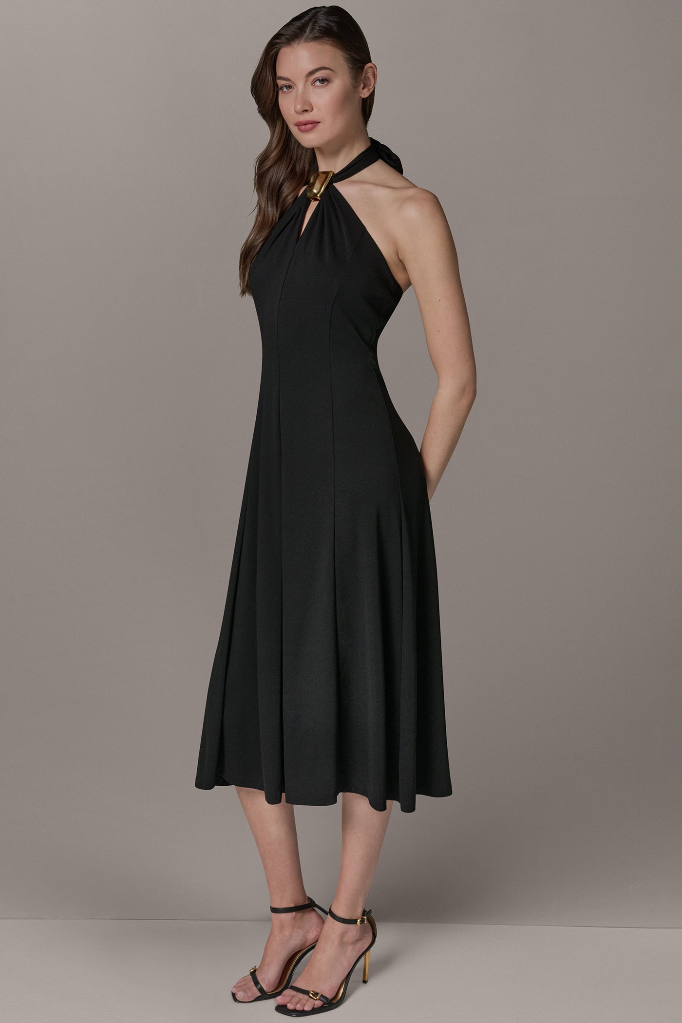 SLEEVELESS MIDI A-LINE HALTER DRESS