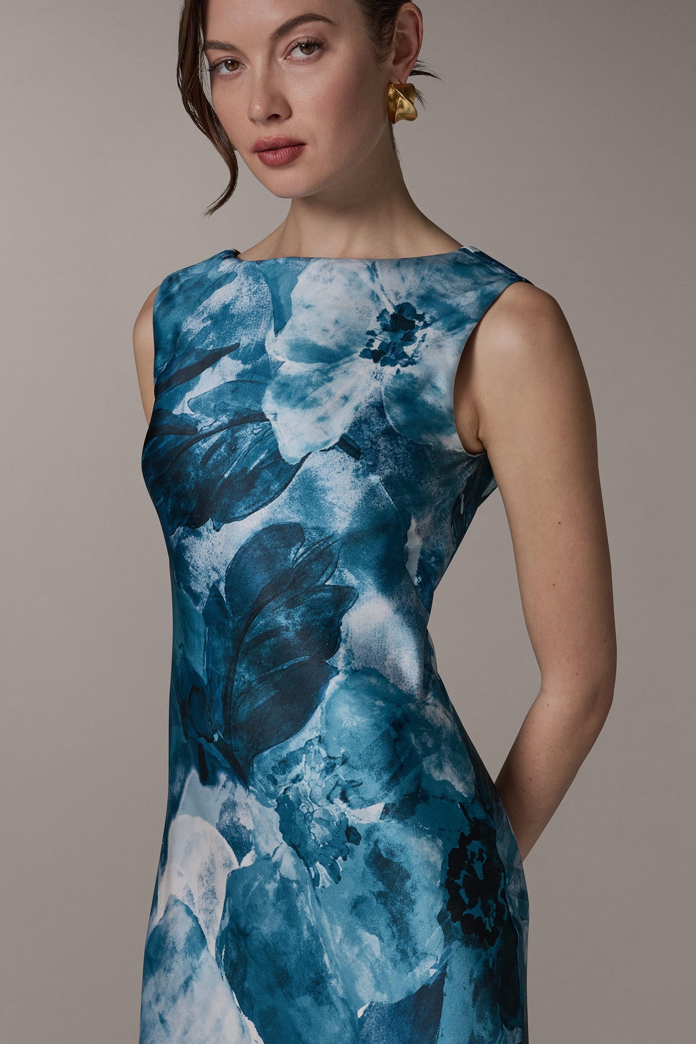 SLEEVELESS TRUMPET GOWN