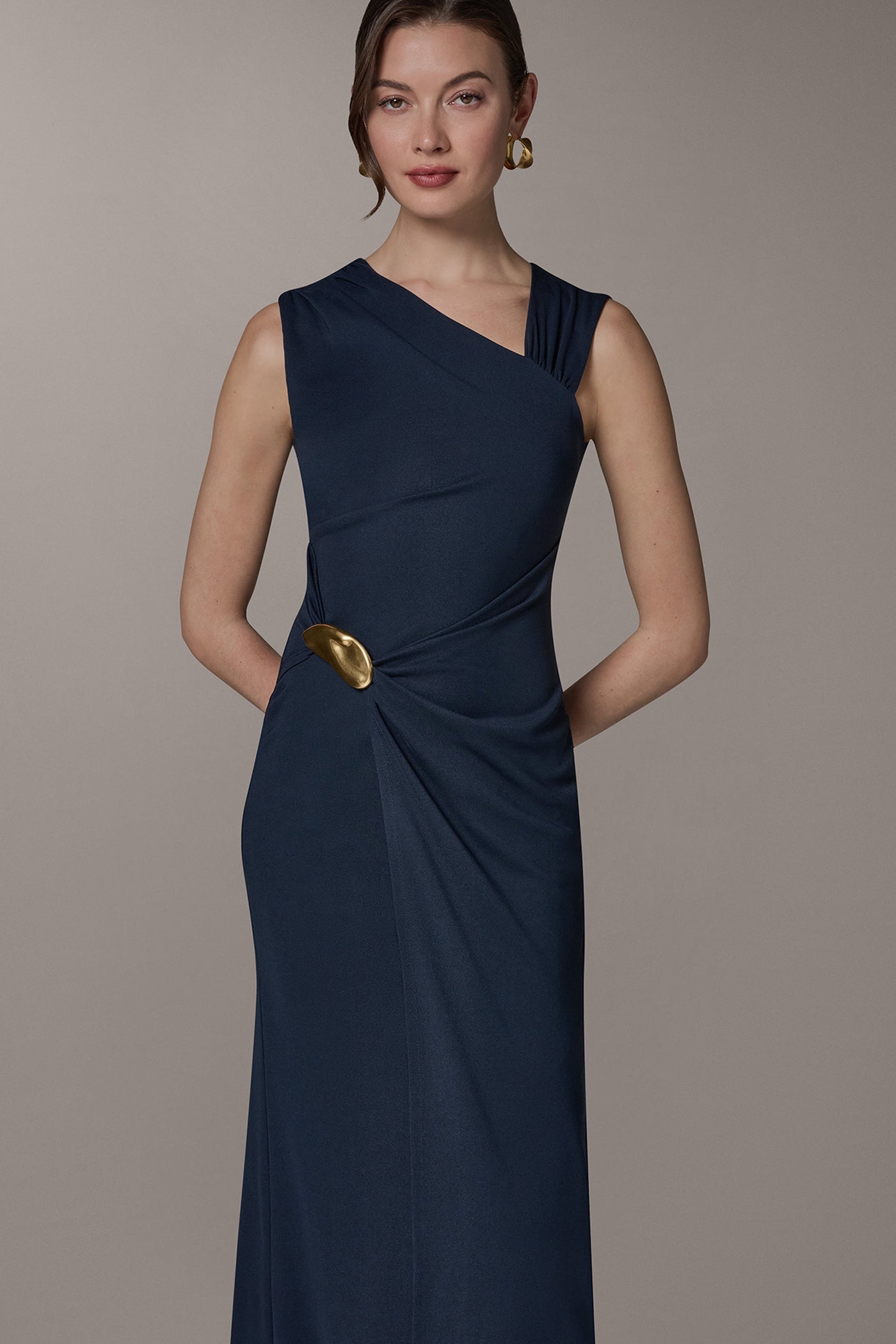 SLEEVELESS ASYMMETRIC GOWN